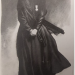 Il suo talento non pass inosservato nemmeno al Regime e Mussolini decise cos di reclutarlo come grafico propagandista della guerra. I soldati sostituirono le ragazze, anche se in una cartolina del 1941 viene raffigurata una donna vestita di nero, smagrita, col volto segnato dal dolore e una medaglia sul petto (foto tratta da "Omaggio a Gino Boccasile di Ester Milano)